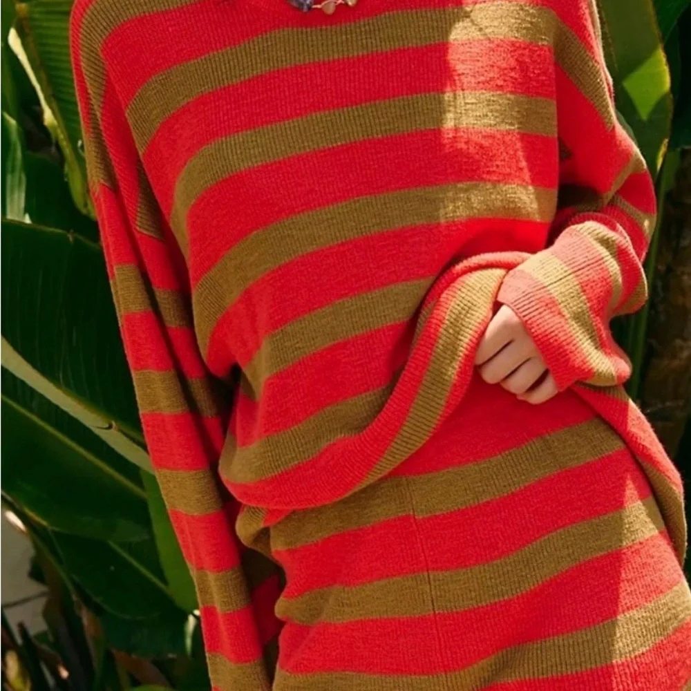 Malibu surf sweater set - Picture 2 of 5